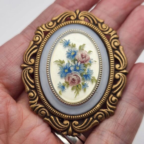 Vintage Victorian Revival Floral Brooch Pink Rose Blue Daisy Ornate Brass 2.25" - Picture 4 of 8